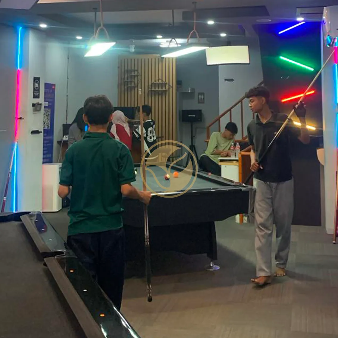 Suasana REPEAT Coffee & Billiard